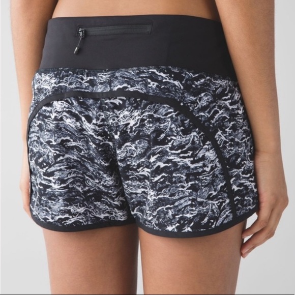 lululemon athletica Pants - • [Lululemon] Nami Wave Shorts •